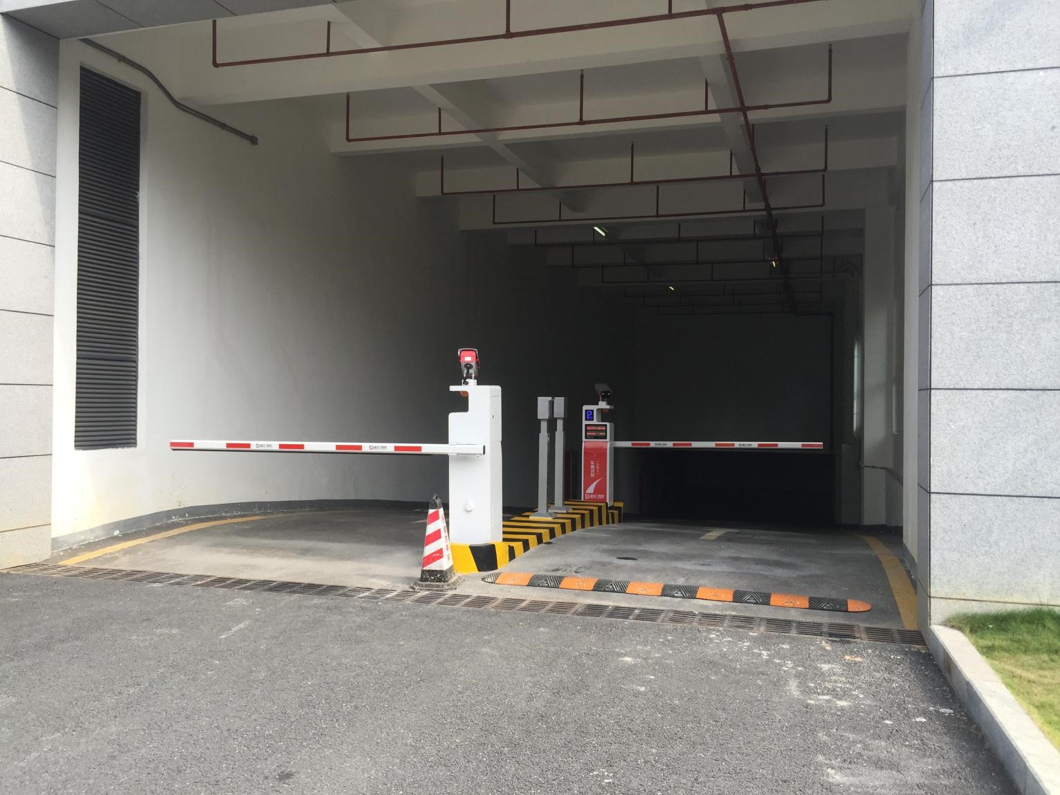 停车场为什么要更换升级车牌识别系统?