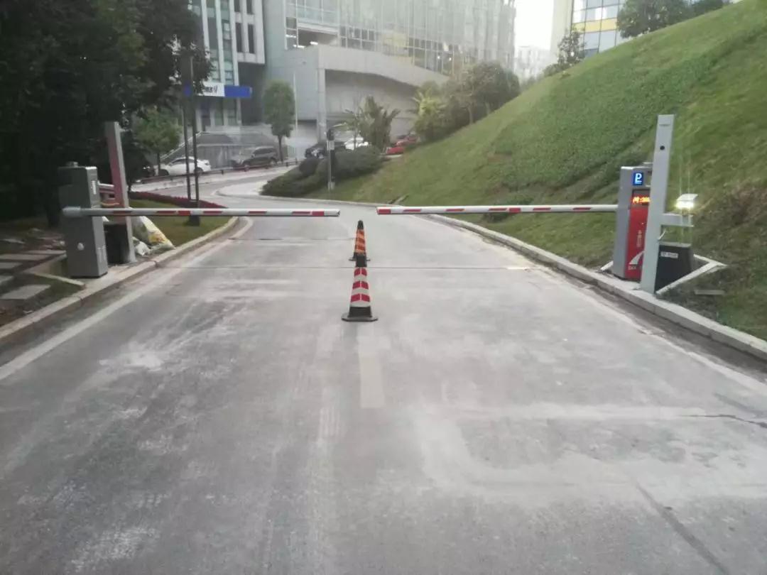 【工程案例】 道尔车牌识别一体机入驻新结世界500强基地：重庆总部城